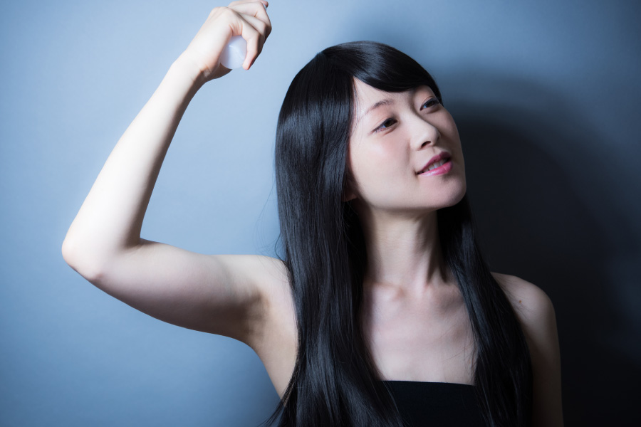 ウィッグに市販のヘアオイルを使用して良い？ウィッグのケアに最適なオイルを紹介