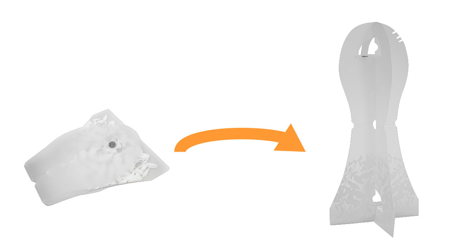 ウィッグハンガーの折りたたんだ状態と組み立てた状態。