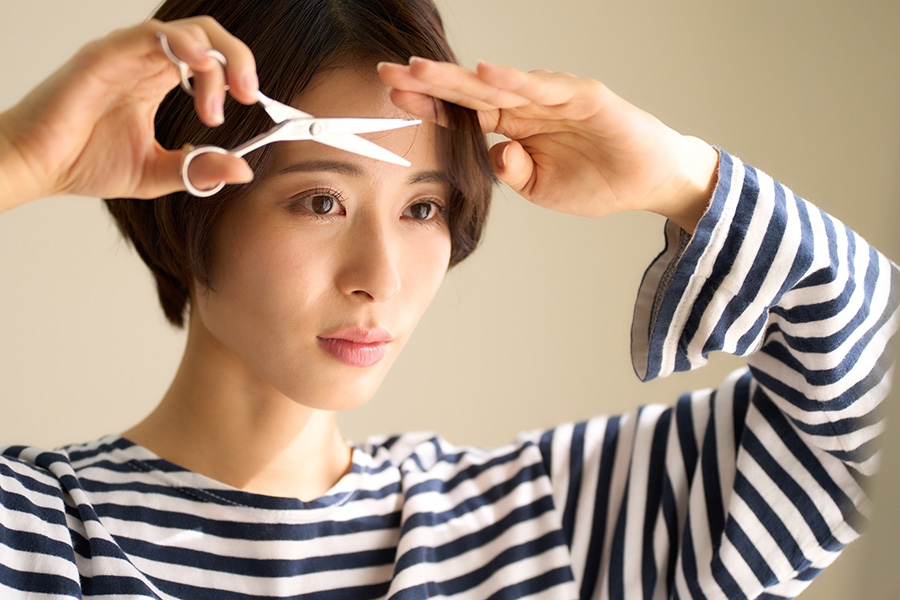 ウィッグの前髪の切り方｜セルフカットのポイント