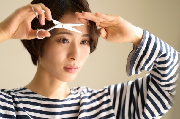 ウィッグの前髪の切り方｜セルフカットのポイントを徹底解説！