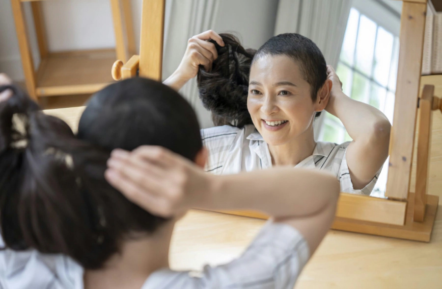 抗がん剤治療後の髪の毛の伸ばし方｜発毛の時期・自毛デビュー・カラー＆ウィッグのコツ