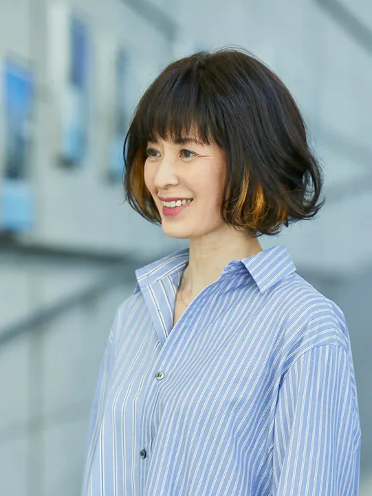 インナーカラーでトレンディなミディアムボブ ファッション用ウィッグ 女性用かつら レディススヴェンソン