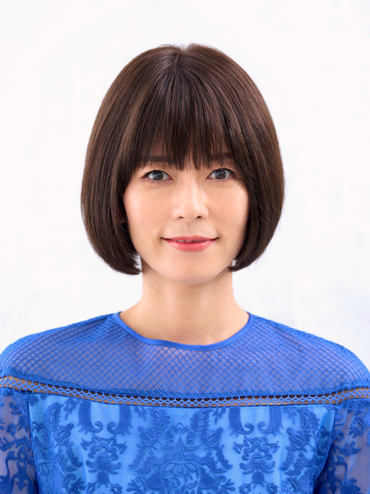 スベンソンウィッグ 厚めの前髪が魅力の定番ボブウィッグ。ツヤ感と毛先の丸みがポイント