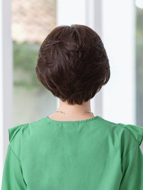 清楚なイメージが人気 定番のミディアムショートのウィッグ - 自然で高