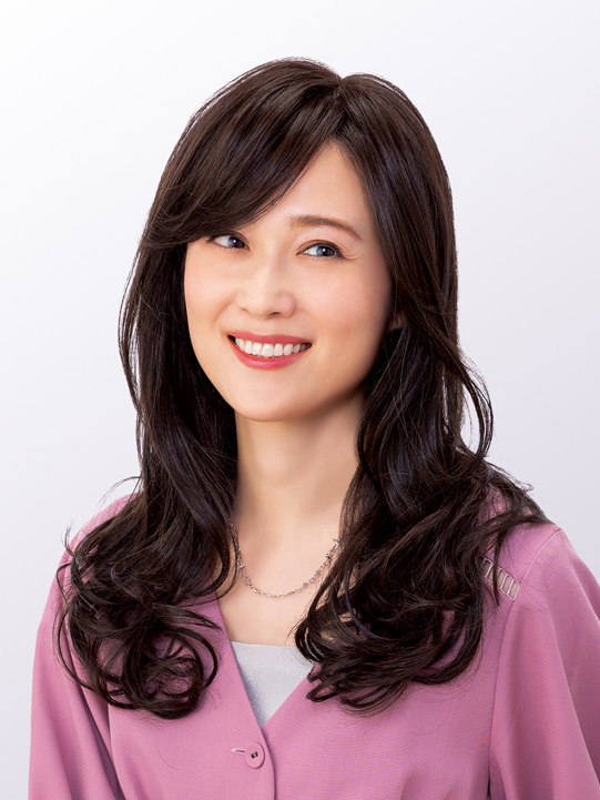 華やかな毛先のカールで元気な印象を演出するロングウィッグ - 高品質