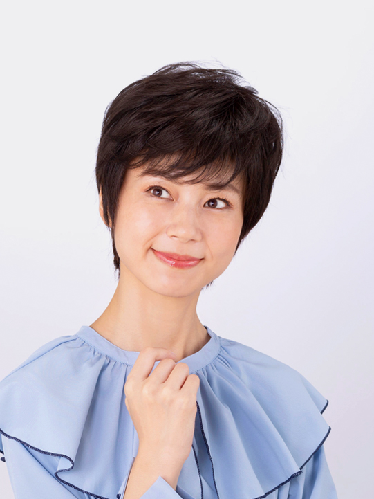 ナチュラルな流し前髪でさわやかさを演出ショートスタイルの