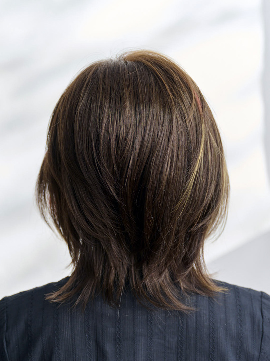 グラデーションが個性的 カラーエクステを追加したフルウィッグ - 高