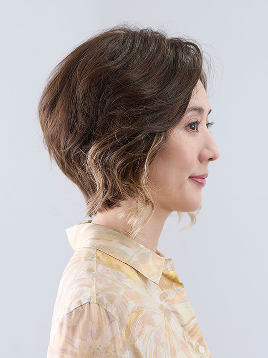 万能に活躍 琥珀色のマルチカラーエクステを使用したフル