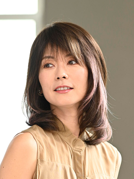 Cカールにのせたピンク色のメッシュがふんわり明るい表情のソフト