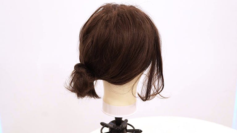 お団子ヘアのウィッグ