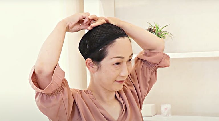 インナーキャップ(ネット)を装着している様子
