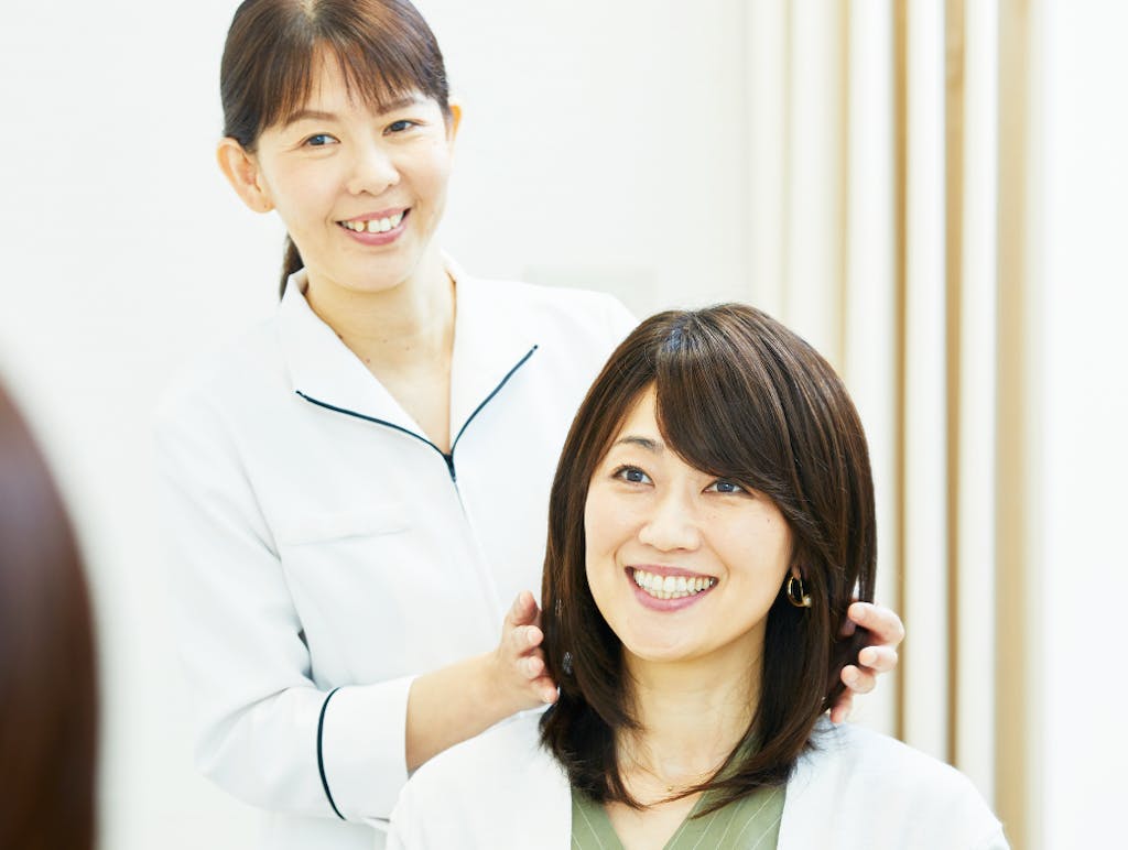 ウィッグを着けるときの髪の毛のまとめ方