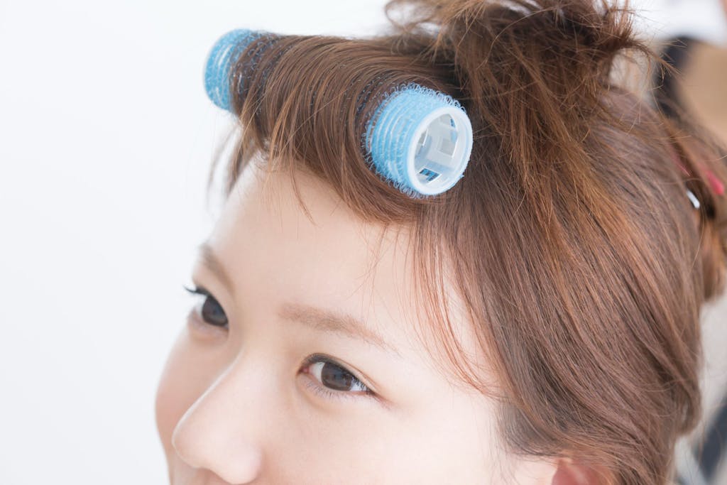 スタイリングを工夫する カーラーで巻き、ふんわり