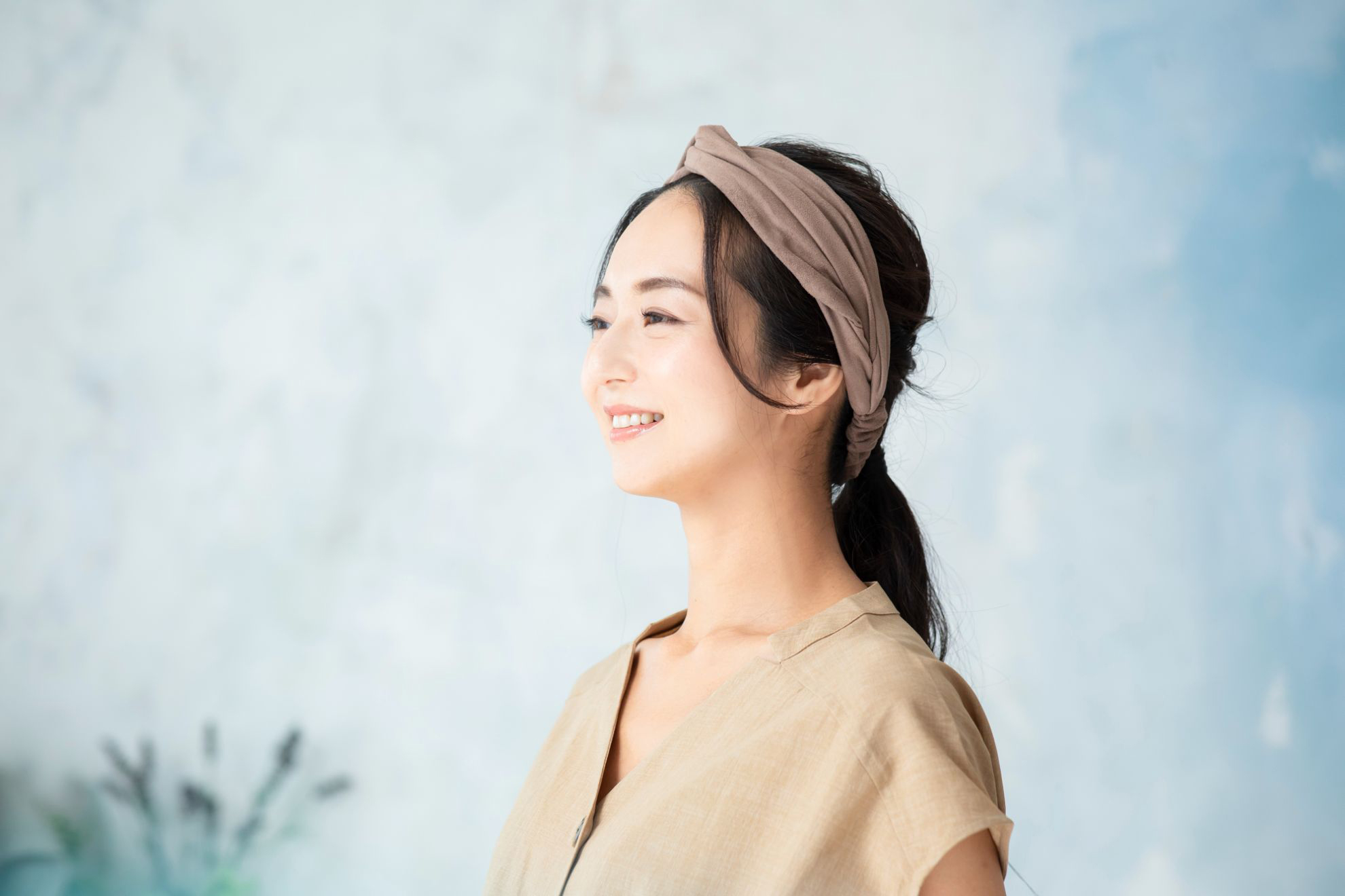 シュシュやヘアバンド、帽子を活用する