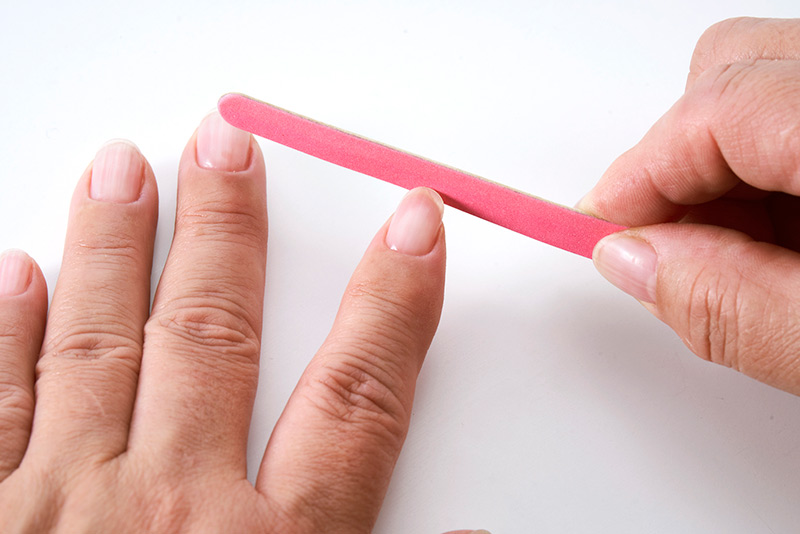 爪やすりで長さを整える