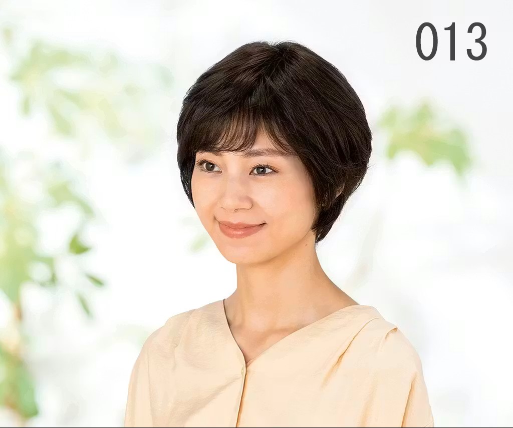顔立ちが映えるベーシックなショートウィッグ